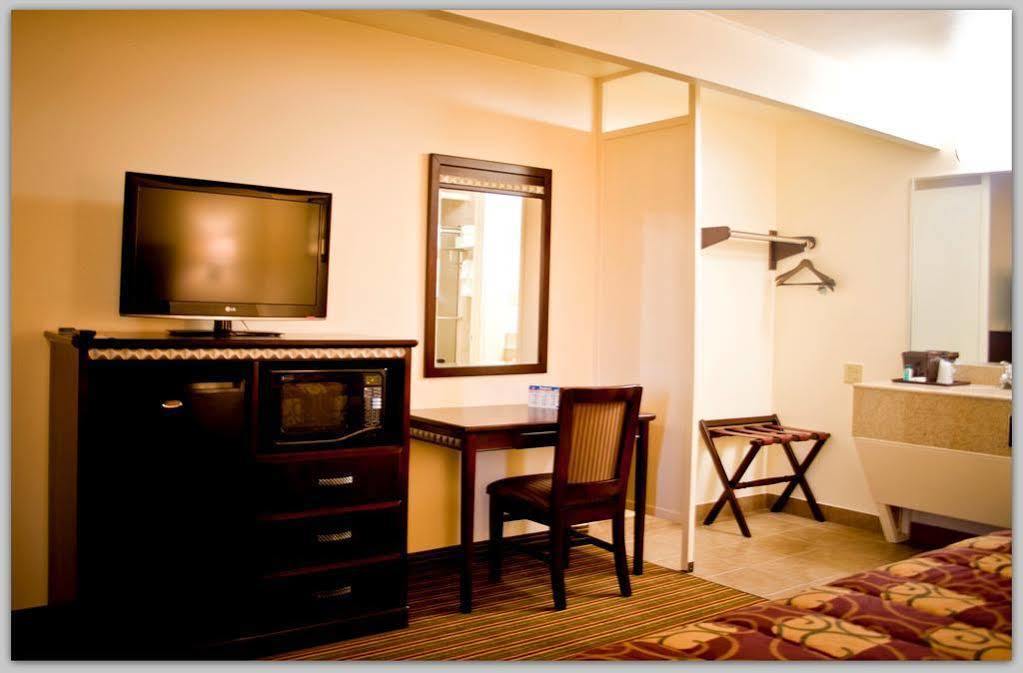 Whispering Palms Inn 델리오 외부 사진
